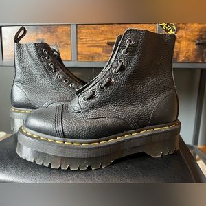 DOC MARTENS SIZE 8 SINCLAIR MILLED NAPPA LEATHER PLATFORM BOOTS